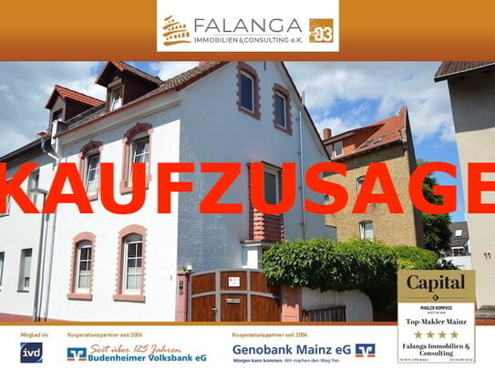 Falanga Immobilien - FAMILIEN AUFGEPASST! Charmantes Haus mit herrlich begrüntem Innenhof in Mombach