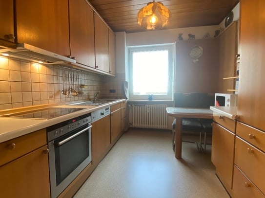 Schöne, renovierte 3 Zimmer Wohnung in gepflegter Wohnanlage im Ortsteil Rehbühl Weiden zu verkaufen