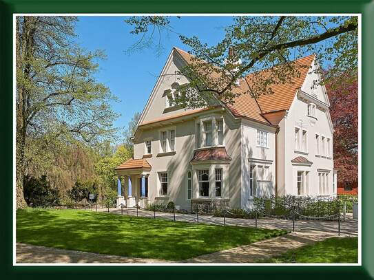 Historische Villa mit bis zu drei Wohnungen und Fahrstuhl in bester, oberster Hanglage