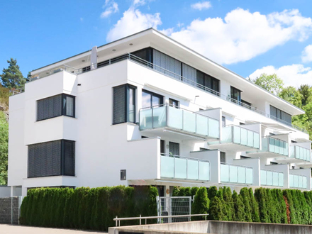 **IDEAL FÜR JUNG UND ALT** Blaustein moderne 2-Zi.-Wohnung im 1.OG mit Aufzug, EBK, Südbalkon und TG