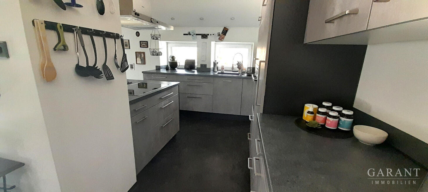 * Modernisiertes Zweifamilienhaus mit großem Grundstück * – 88527 Unlingen, 88527 Unlingen – Vorschaubild 5