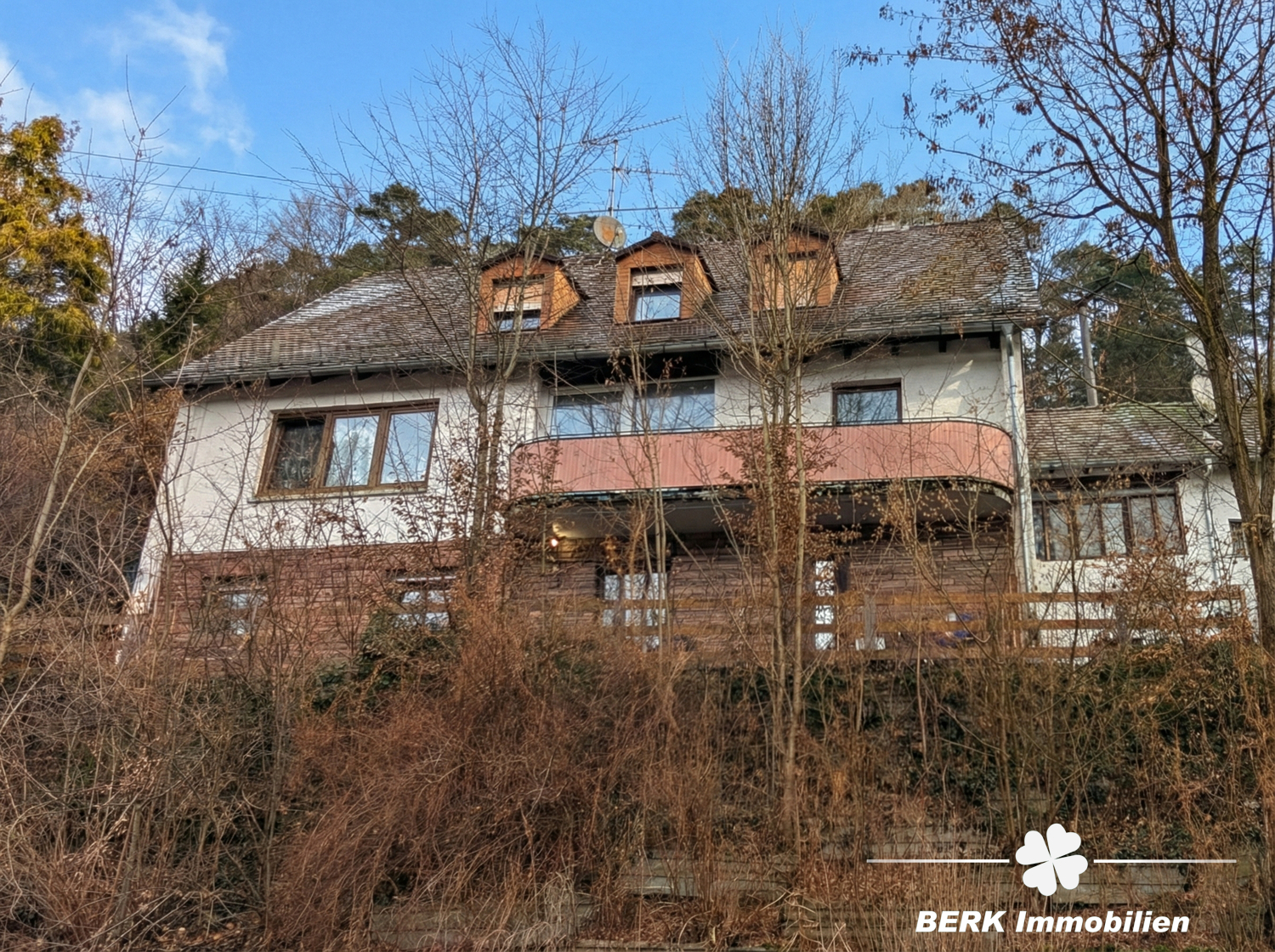 Immobilie in Heigenbrücken - BERK Immobilien - Zweifamilienhaus mit attraktiver Rendite & Entwicklungspotenzial in Heigenbrücken - Bild 0