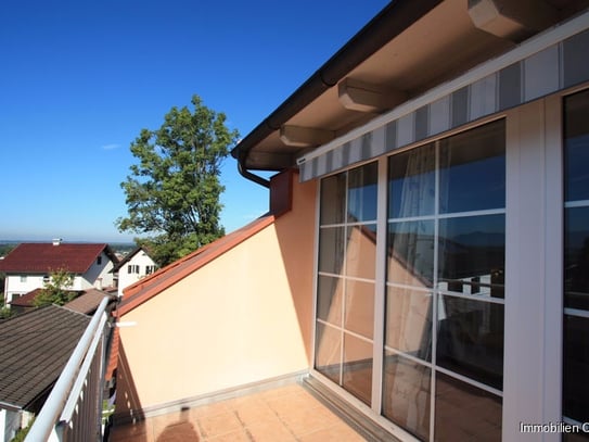 Berg- u. Weitblick in der sonnendurchfluteten Dachgeschoßwohnung in Anthering