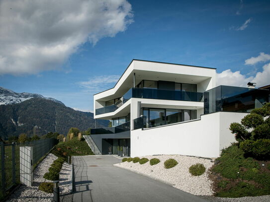 Luxus Liegenschaft mit Panorama Bergblick