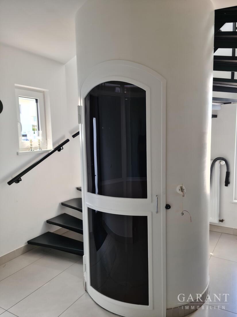 Villa mit Pool plus Showroom und komplett erneuerte Werkstatt – 77971 Kippenheim, 77971 Kippenheim – Vorschaubild 4