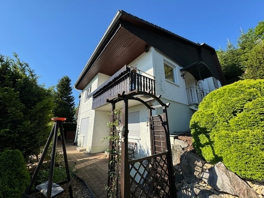 1-Familienhaus mit guter Anbindung zur A81 und Weitblick ins schöne Neckartal