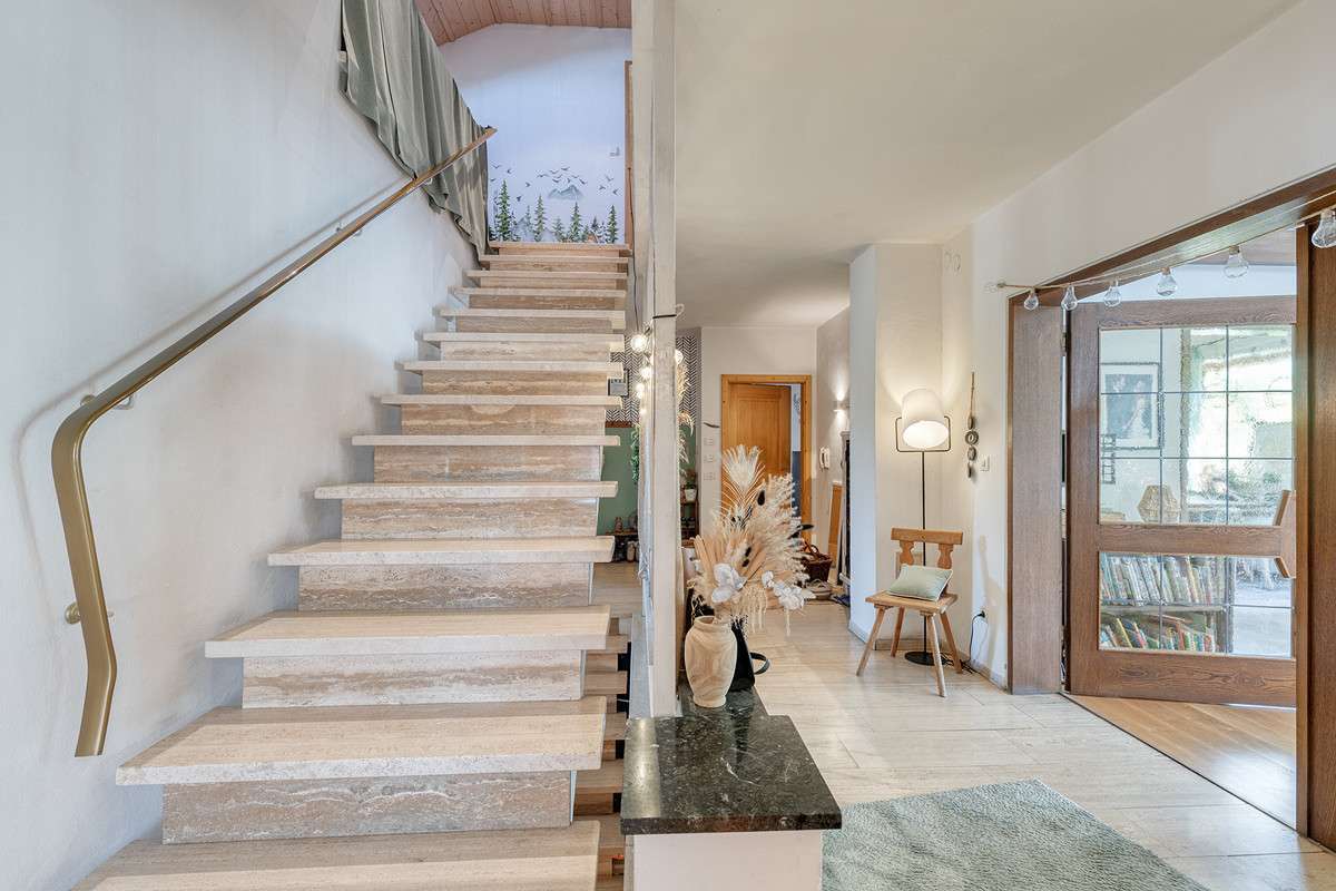 Einfamilienhaus mit Wohlfühlcharakter in begehrter Lage von Raubling/Pfraundorf! – 83064 Raubling, 83064 Raubling – Vorschaubild 6