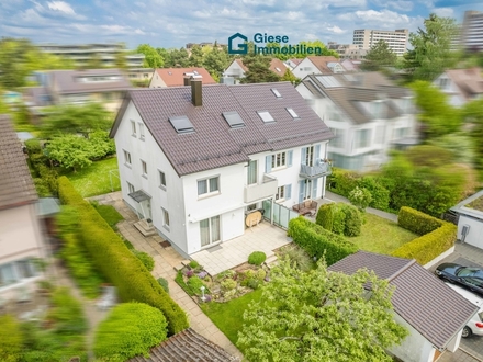 Traumhafte Doppelhaushälfte mit großem Garten