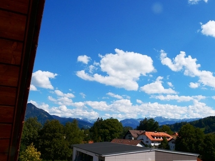 3-Zimmer-DG-Wohnung mit Südbalkon und Weitblick im Zentrum von Immenstadt