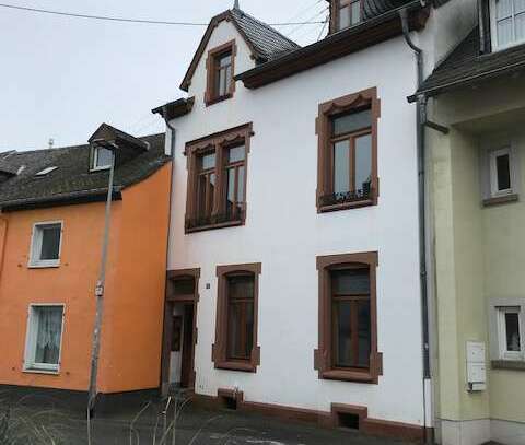 Provisionsfrei Jugendstilhaus mit Hinterhaus in Heiligkreuz