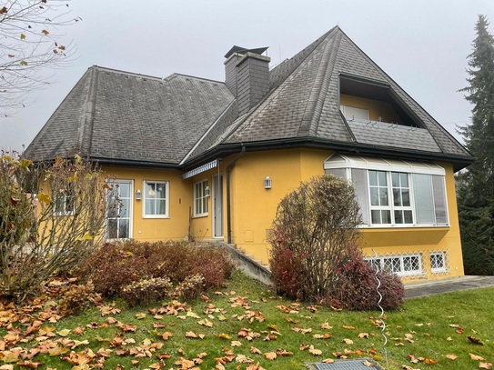 Herrschaftliche Villa an feiner Adresse in Aussichtslage (8022)