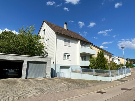 Fleißige Hände gesucht: Sanierungsbedürftiges Zweifamilienhaus in Westhausen