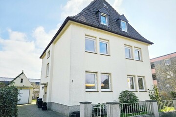 Dreifamilienhaus in zentraler Lage von Haste