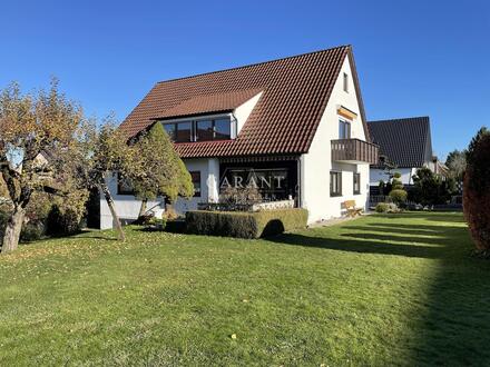 * * * Großzügiges Zweifamilienhaus in gefragter Lage * * *