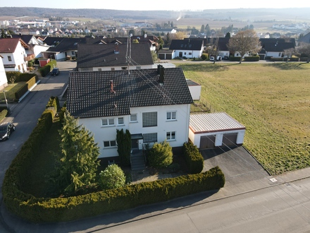 Großzügiges 2-Familienhaus mit Doppelgarage in ausgezeichneter Lage von 74193 Schwaigern zu verkaufen!