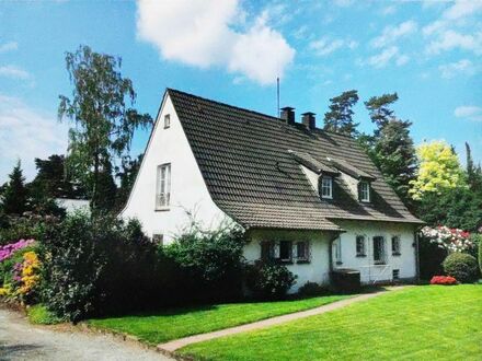 Renovierungsbedürftiges Einfamilienhaus mit Charme und großem Garten in bester Wohnlage von Bielefeld Senne