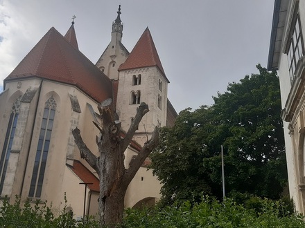 3730 Eggenburg, kleines Häuschen im Ortskern bei der St. Stephanuskirche