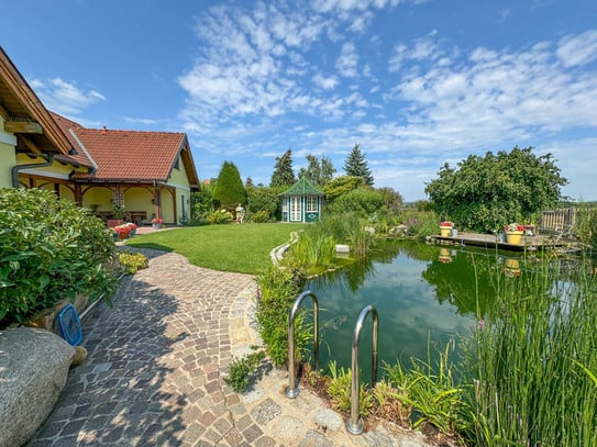 Hochwertige Villa im Landhaus-Stil in ausgezeichneter Lage