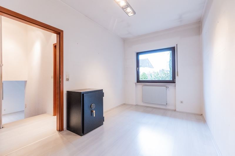 Jung & Kern Immobilien - Freistehendes Einfamilienhaus in ruhiger Sackgassenlage – 55270 Jugenheim in Rheinhessen, 55270 Jugenheim in Rheinhessen – Vorschaubild 7