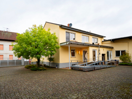 Haus & großes Grundstück & Nebengebäude, ehemaliges Weingut in Bingen-Sponsheim