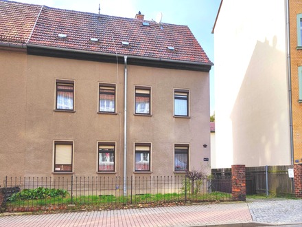 Teilsaniertes Mehrfamilienhaus, gute Lage von Altenburg, auch zur gewerblichen Nutzung zu verkaufen