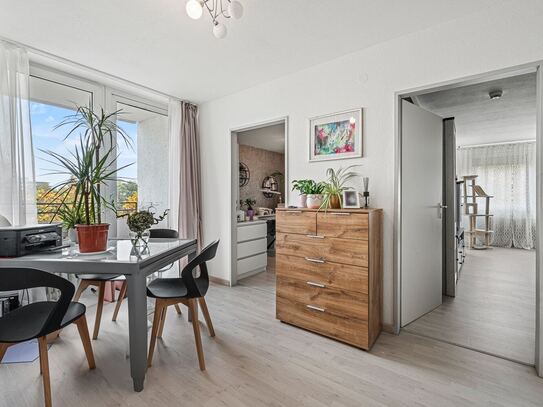 Moderne 3,5- Zimmerwohnung mit zwei Balkonen und Stellplatz