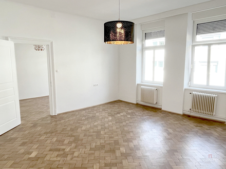 2 Zimmer Altbauwohnung alles "NEU"