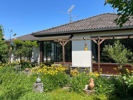 Fertighaus-Bungalow mit Garage, großem Grundstück auch teilbar für 2 Häuser in Großaitingen kaufen