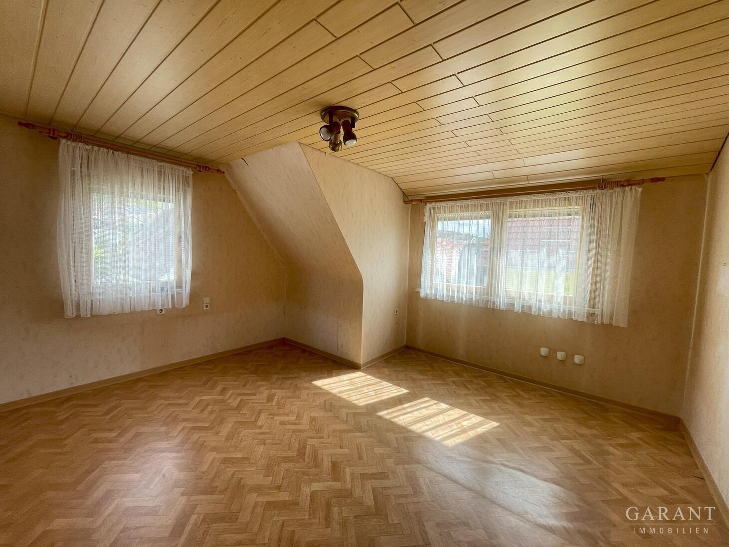 * Charmantes Familien-/Generationenhaus mit ganz viel Potenzial in ruhiger Wohnlage * – 74376 Gemmrigheim, 74376 Gemmrigheim – Vorschaubild 6