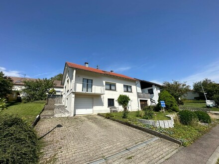 Preisreduziert! Einfamilienhaus in toller Aussichtslage von Böttingen