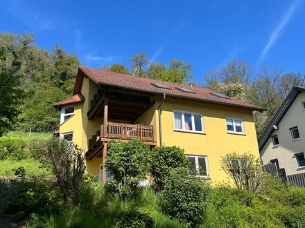 Gepflegtes Einfamilienhaus mit ELW und Blick über die Stadt