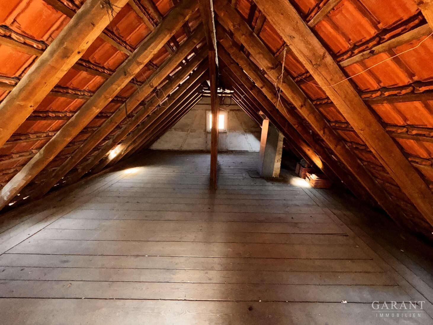 Stadthaus im Herzen von Calw - mit viel Potenzial zur Verwirklichung Ihrer Wohnträume – 75365 Calw, 75365 Calw – Vorschaubild 3