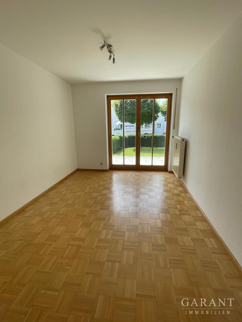 Vielseitiges Dreifamilienhaus in begehrter Lage von Raubling - alle Wohneinheiten frei! – 83064 Raubling, 83064 Raubling – Vorschaubild 8