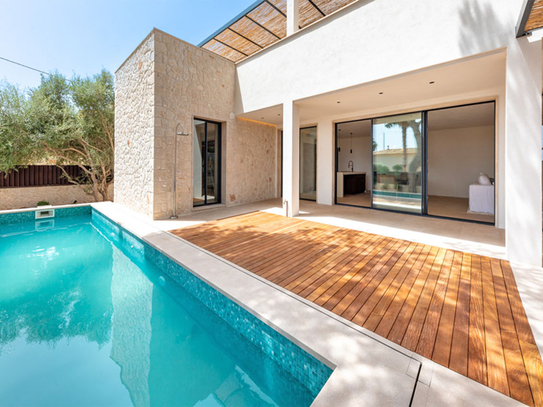 Neubau: Luxusvilla mit Pool in Cap d’es Moro