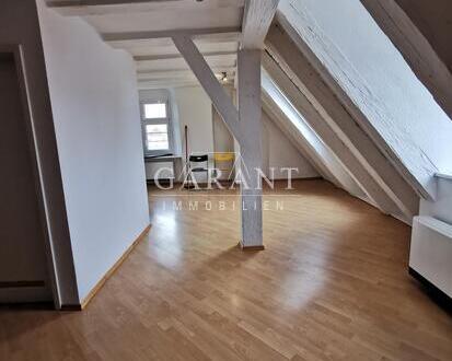 Schnuckelige, helle 2 Zimmer-Dachgeschoss-Wohnung für Kapitalanleger!