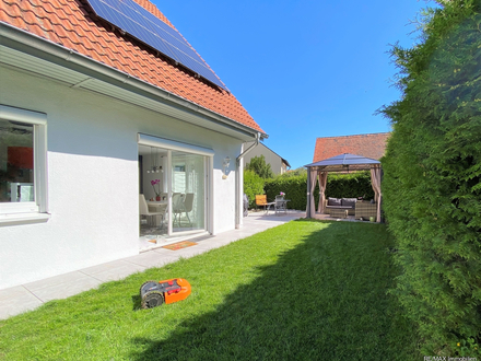 Nachhaltiges Wohnen: Ein neuwertiges Haus mit Energieeffizienz und PV-Anlage