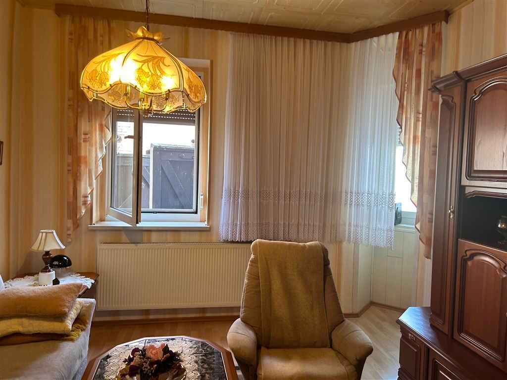Attraktives Investment: Mehrfamilienhaus mit Nebengebäuden und umfangreichem Bauland – 06679 Hohenmölsen, 6679 Hohenmölsen – Vorschaubild 6
