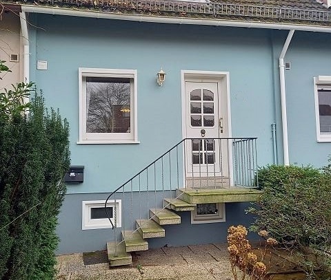 NEUES ZUHAUSE …schnuckeliges Reihenhaus ….ideal für die kleine Familie…mit Südwestgarten in ruhiger Seitenstrasse