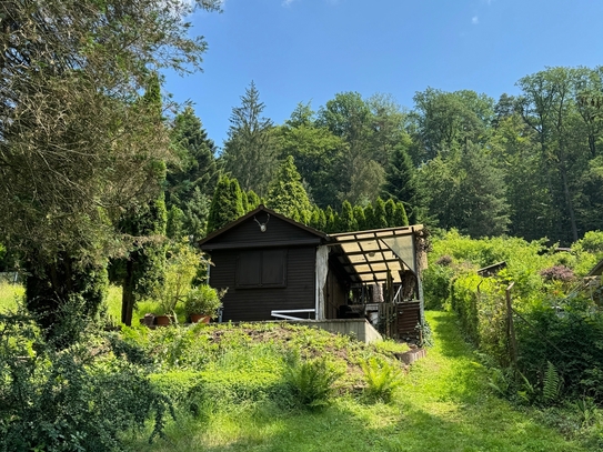 Idyllisches Gartengrundstück mit Gartenhaus