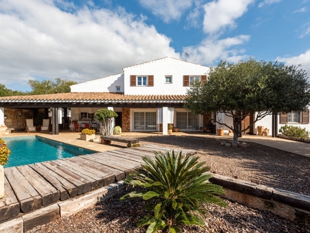 Einzigartige Villa im mediterranen Stil in Sa Caleta, Menorca