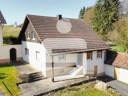 Charmantes Einfamilienhaus mit schönem Garten in Vilshofen Waizenbach!