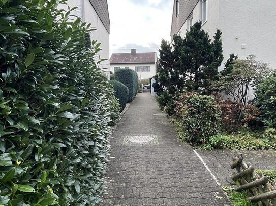 Charmantes Reiheneckhaus in ruhiger Lage - renovierungsbedürftig und sofort verfügbar ...