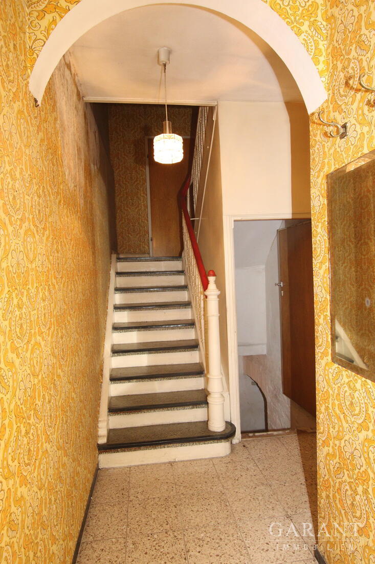 Wer erweckt dieses ältere Einfamilienhaus mit großem Grundstück aus seinem Dornröschenschlaf? – 67661 Kaiserslautern, 67661 Kaiserslautern – Vorschaubild 7