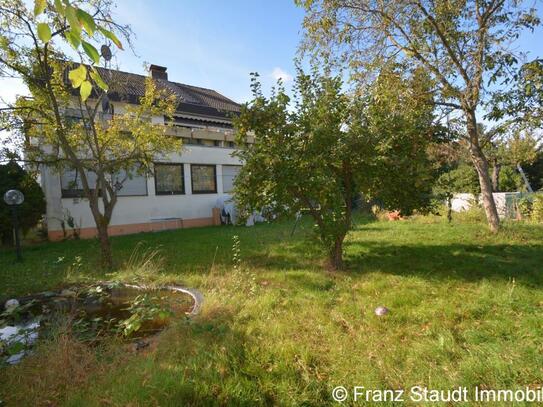 Vermietetes Wohnhaus mit großem Garten in bevorzugter Lage