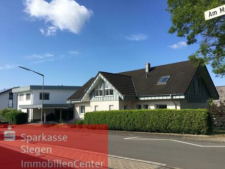 Schickes Ein-/Zweifamilienhaus mit Carport in bevorzugter Wohnlage von Wilnsdorf-Obersdorf