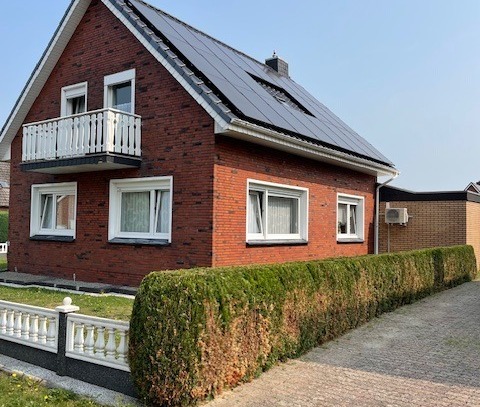 ///Gepflegtes Einfamilienhaus mit Wintergarten und PV-Anlage 10kw///