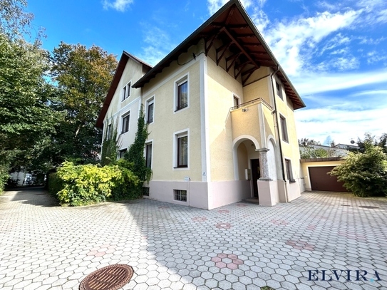 ELVIRA - Planegg, sehr attraktive 2,5-Zi.-Wohnung mit großem Südbalkon in Altbauvilla!