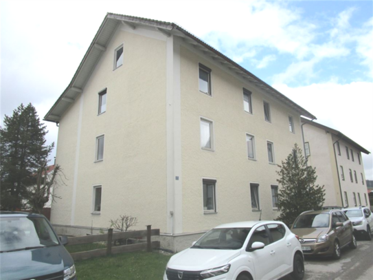 Kapital-Anlage: Hausham/Miesbach * Gepflegte, vermietete 3 Zimmer-Wohnung in ruhiger Lage (mit zuverlässigem Mieter)