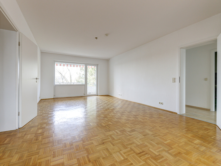 Top geschnittene, große 4-Zimmerwohnung mit Balkon und Kfz-Stellplatz