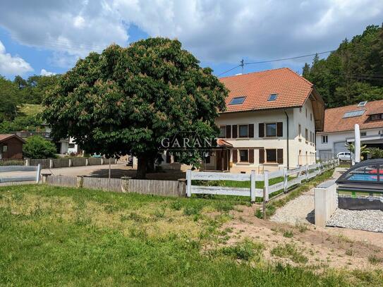 Mehrfamilienhaus mit Gaststätte und großzügigem Ausbaupotential